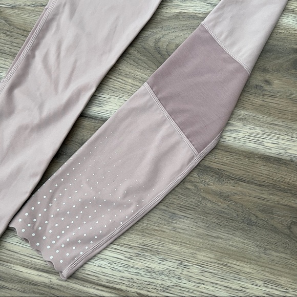 Varley Laser Scallop Hem Reflective Leggings sz XS Lilac purple lavender - Picture 3 of 8